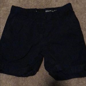 Navy gap khakis shorts.